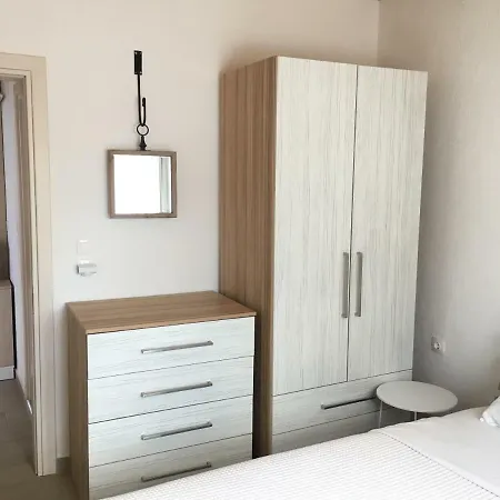 Happy Family فيلة *